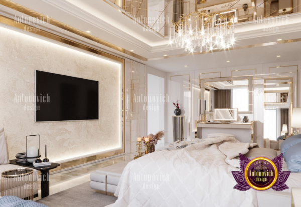 Aksen Kaca Berlapis Emas pada Furnitur